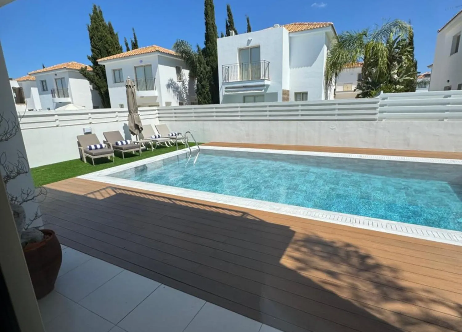 פרוטאראס Paez Villa קפריסין